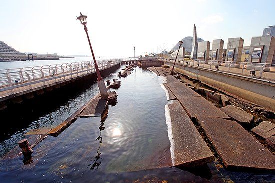 Erdbebendenkmal im Hafen von Kōbe